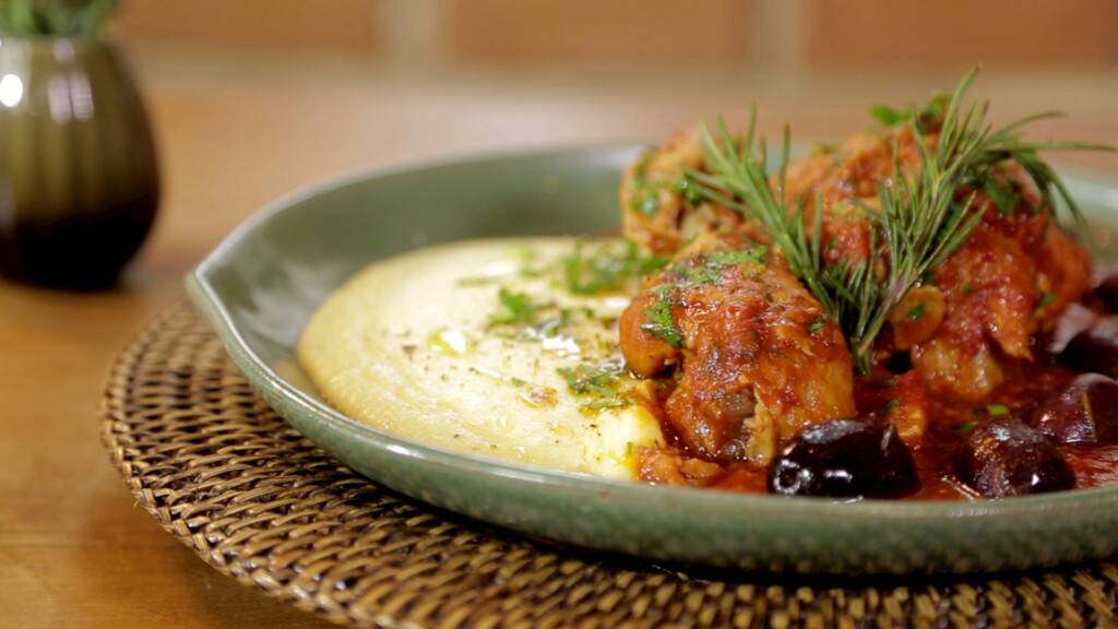 Frango à caçadora com polenta
