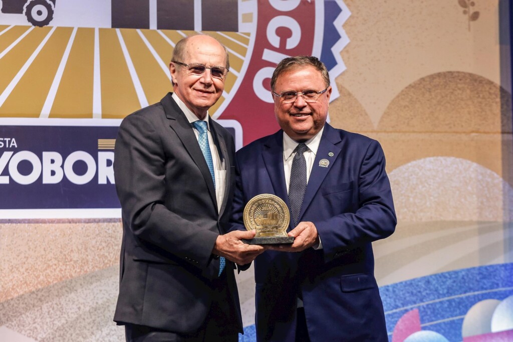 C Vale recebe prêmio como a melhor do atacado e varejo