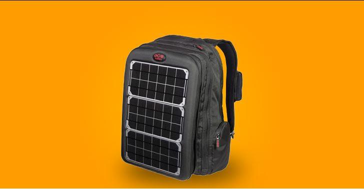 Designer apresenta mochila que carrega celular com energia solar