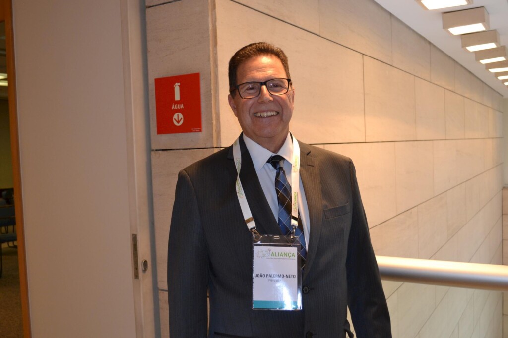 O problema da resistência microbiana deve ser tratada de forma integrada