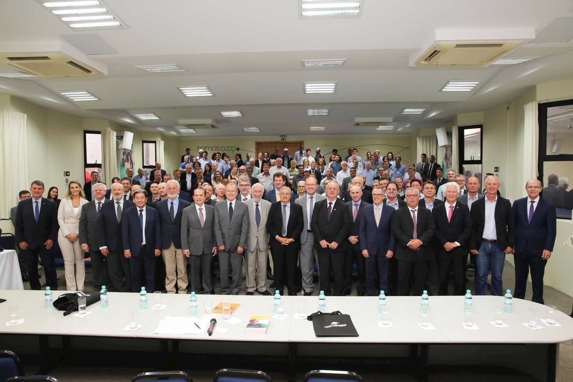 José Roberto Ricken é reeleito presidente do Sistema Ocepar José Roberto Ricken é reeleito presidente do Sistema Ocepar