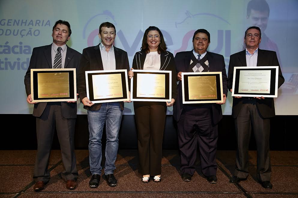 Instituto Oswaldo Gessulli homenageia personalidades da avicultura e suinocultura na AveSui 2017
