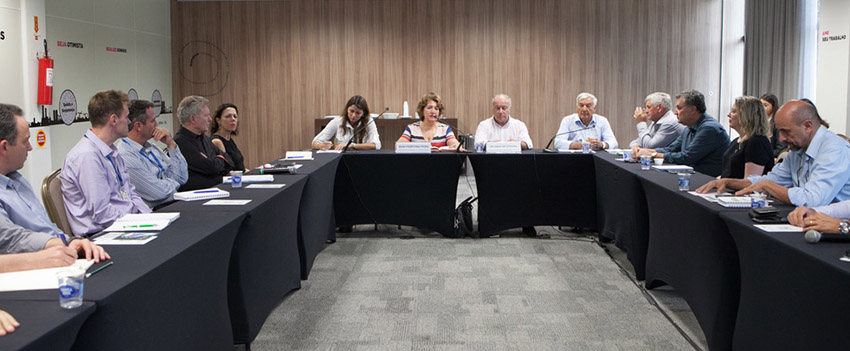 Retirada da vacinação contra febre aftosa de outros estados preocupa Santa Catarina