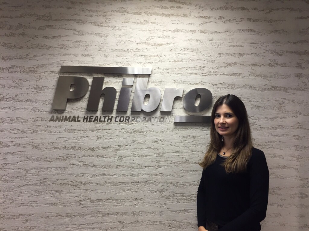 Phibro Saúde Animal contrata nova gerente de produtos aves, suínos e aquicultura