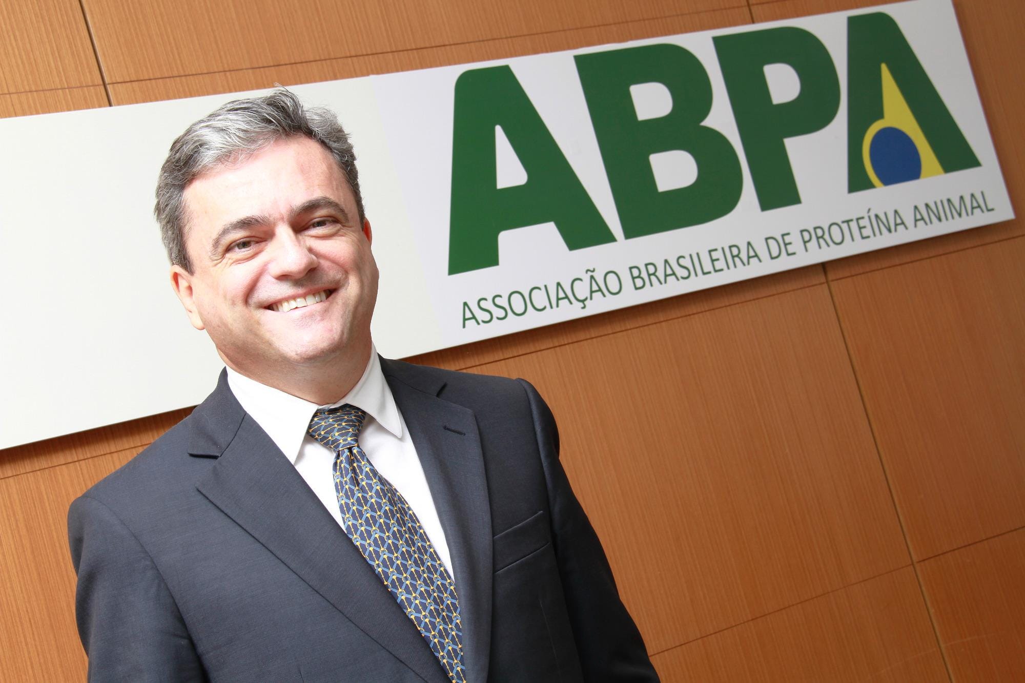 Entrevista o presidente da Associação Brasileira de Proteína Animal (ABPA), Ricardo Santin Entrevista o presidente da Associação Brasileira de Proteína Animal (ABPA), Ricardo Santin