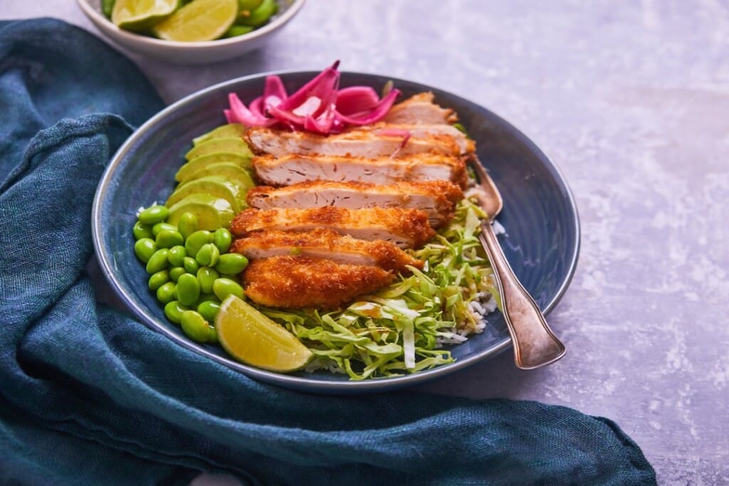 Poke Bowl com frango estaladiço