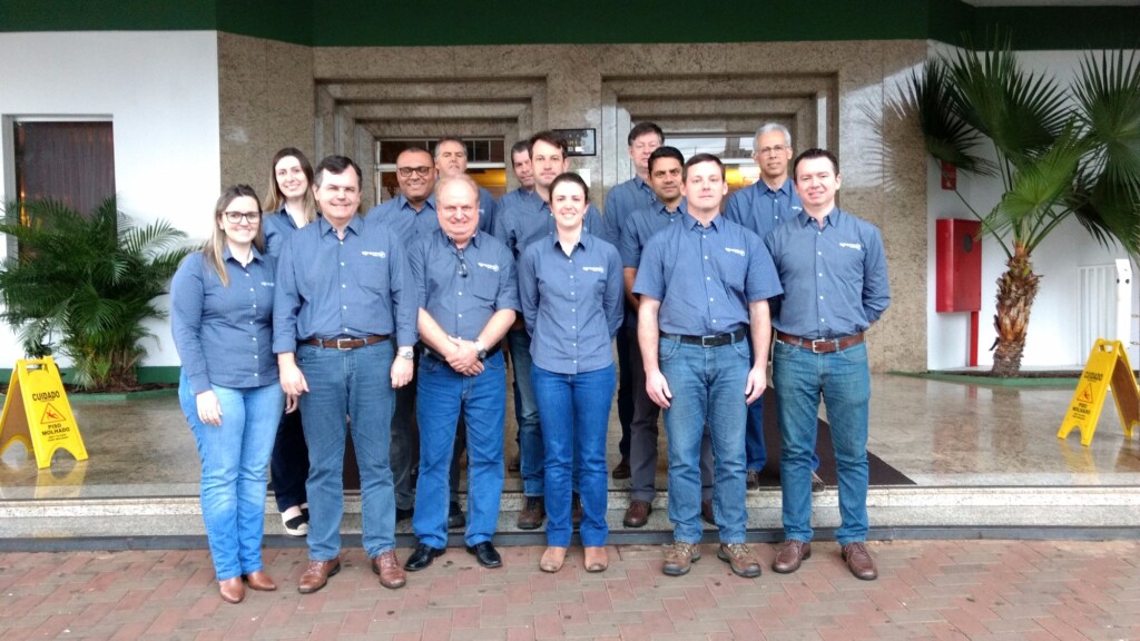 Agroceres Multimix realiza reunião técnica para a equipe de suínos