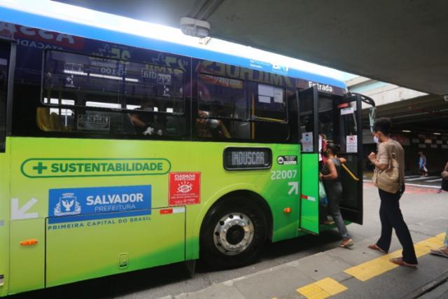 Ônibus elétricos começam a ser testados nas ruas de Salvador