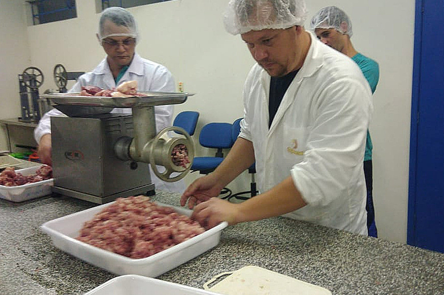 Paraná prepara técnicos para atuar na agroindústria
