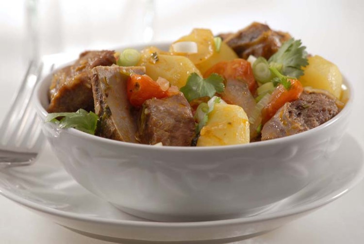 Guisado de paleta suína com batata