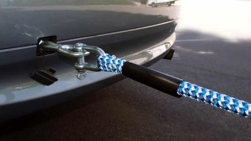 Pensando em comprar um carro elétrico? Saiba que o veículo não pode ser rebocado