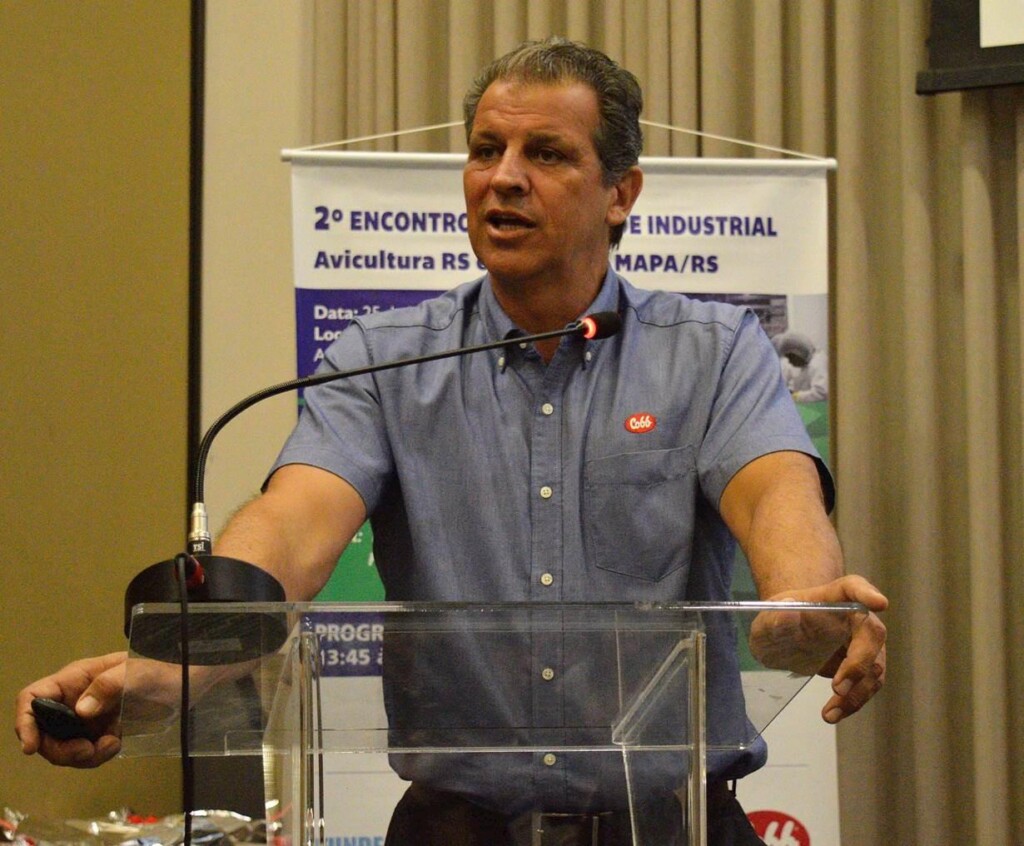 Cobb-Vantress destaca perdas com miopatias em aves em evento no RS