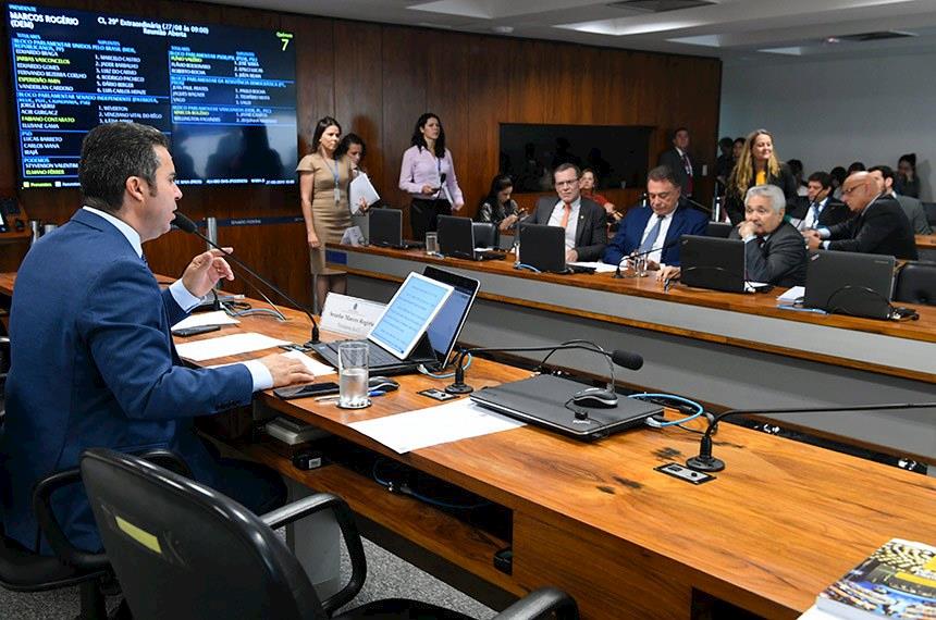 CI do senado analisa propostas sobre uso de energia renovável