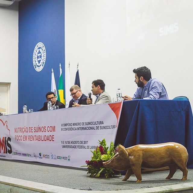 Asemg marcou presença no VI simpósio mineiro de suinocultura