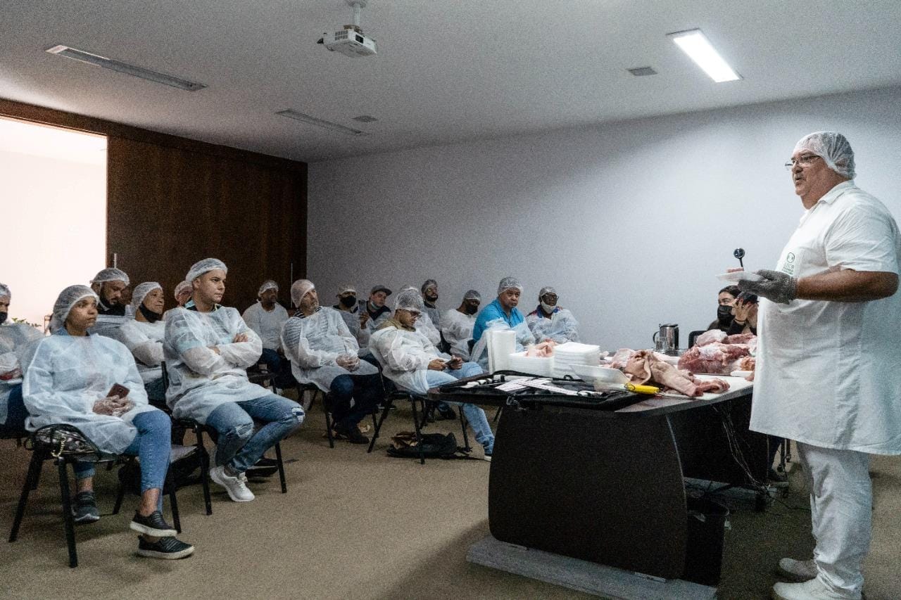 Asemg realizou a primeira edição do projeto de Confraria do Porco Asemg realizou a primeira edição do projeto de Confraria do Porco