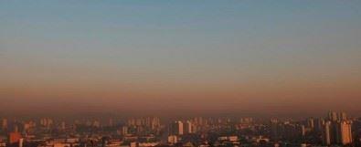 Caminhões e ônibus respondem por metade da poluição do ar