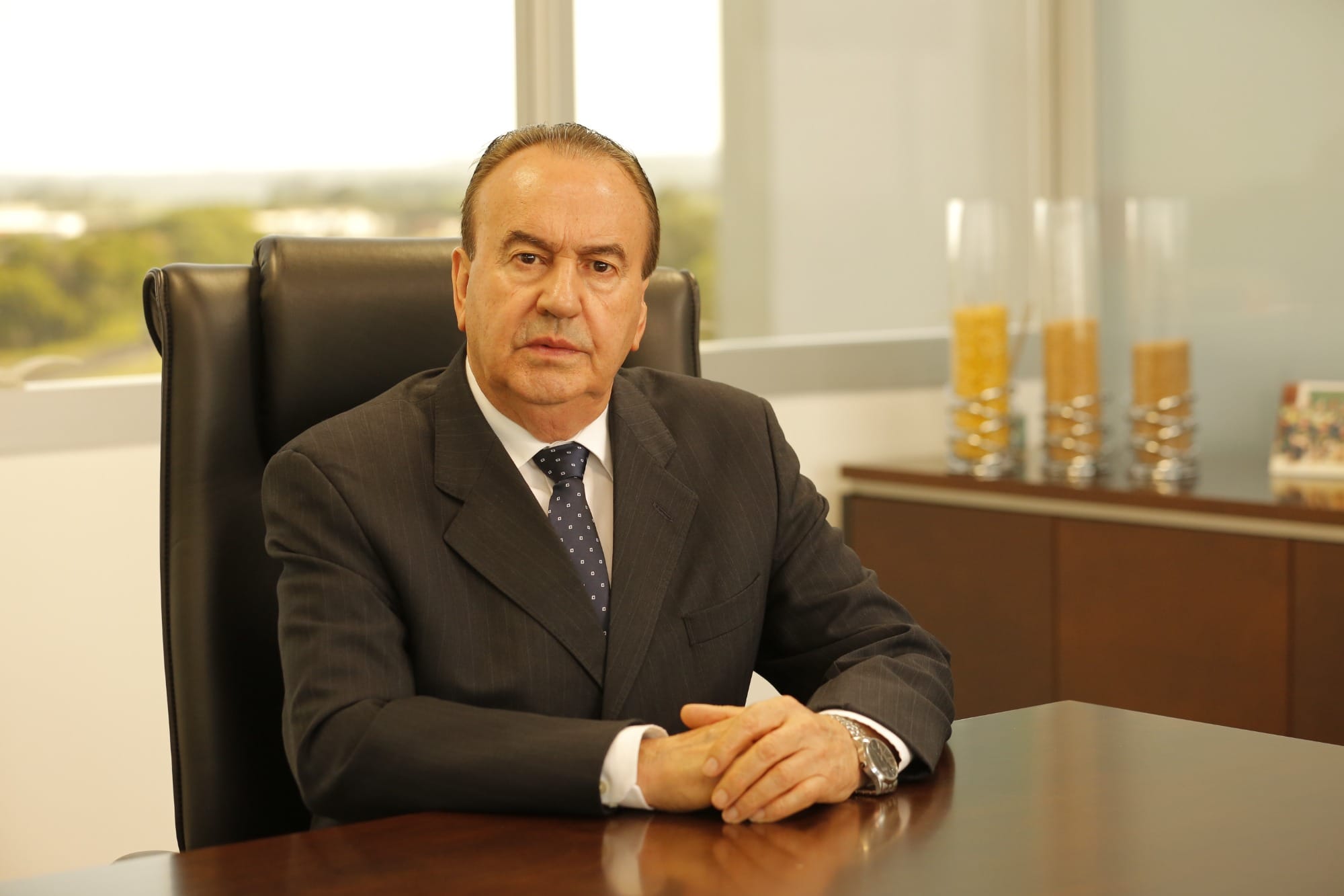 Com investimentos de R$ 2,4 bilhões, Lar irá remodelar e ampliar a base produtiva em todos os seus negócios Com investimentos de R$ 2,4 bilhões, Lar irá remodelar e ampliar a base produtiva em todos os seus negócios