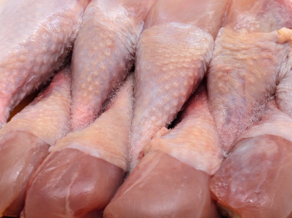 Exportações de carne de frango devem recuar de 2% a 3% em 2018