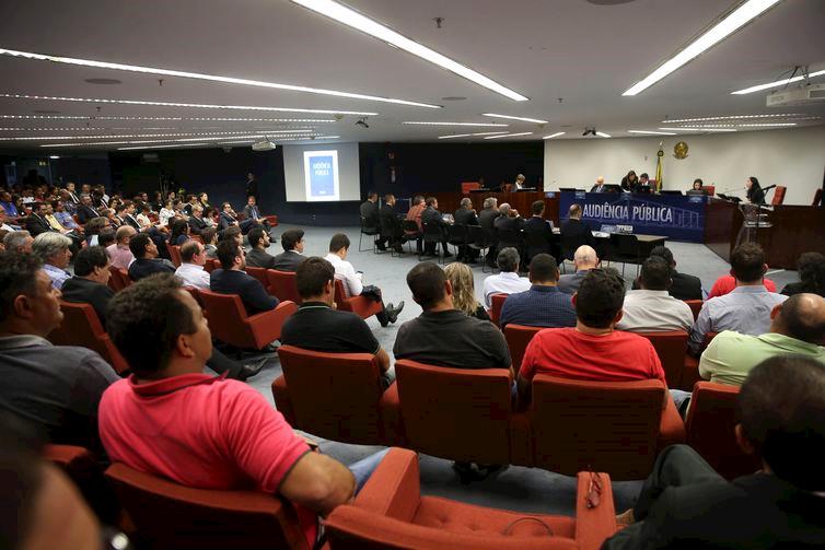 Tabela do frete será decidida em plenário, diz Fux após audiência