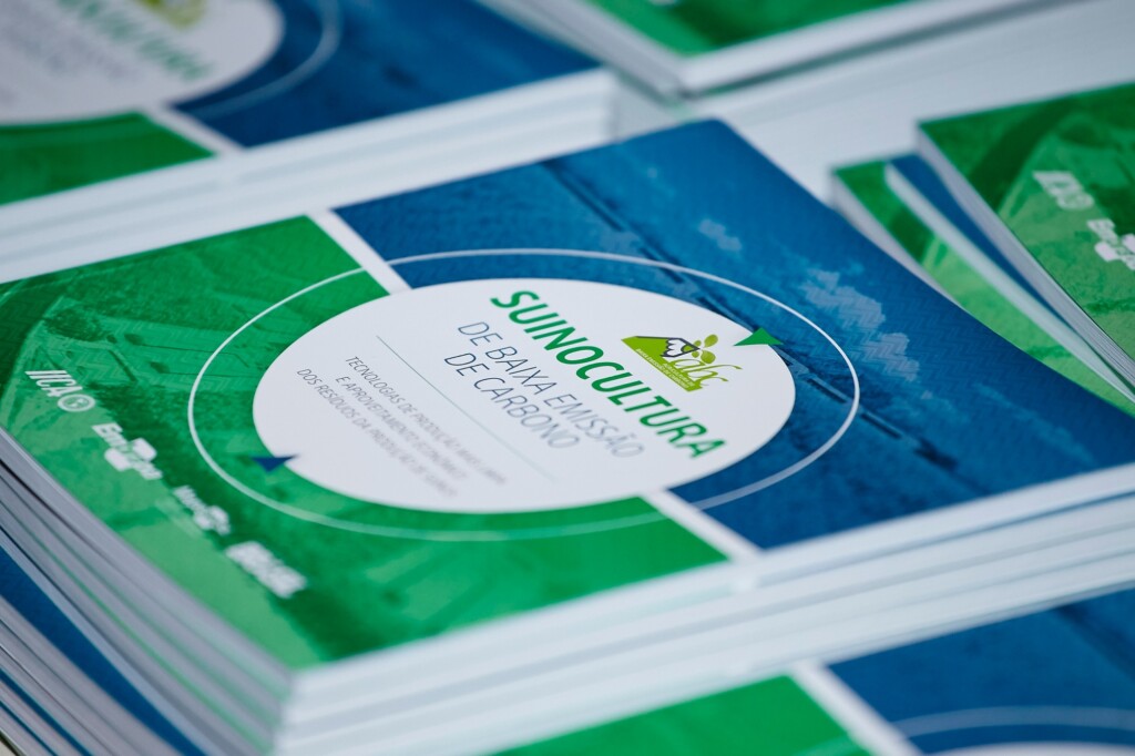 MAPA lança cartilha que auxilia suinocultores a reduzir emissões de carbono e gerar recursos a partir do dejeto da produção