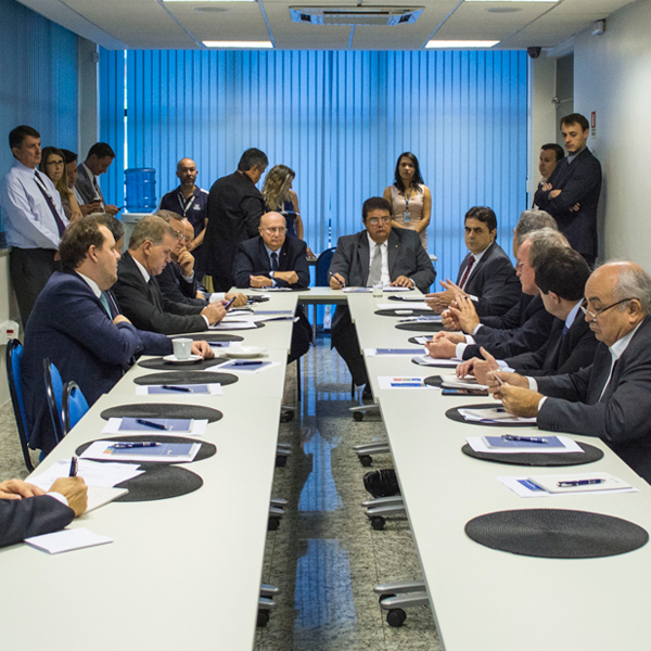 Cooperativistas debatem reformas previdenciária, trabalhista e tributária