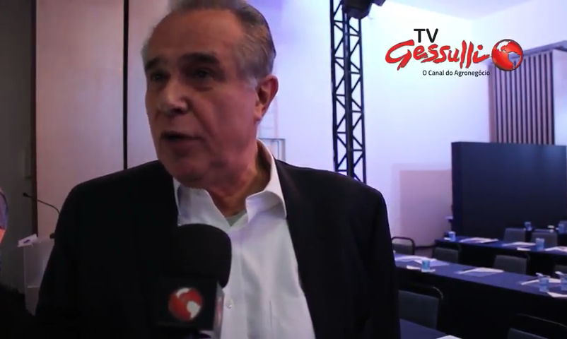 Roberto D’Ávilla fala sobre o processo de redemocratização no Brasil