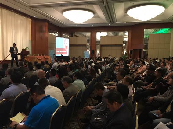 Cobb-Vantress participa de seminário no Equador com palestras de especialistas
