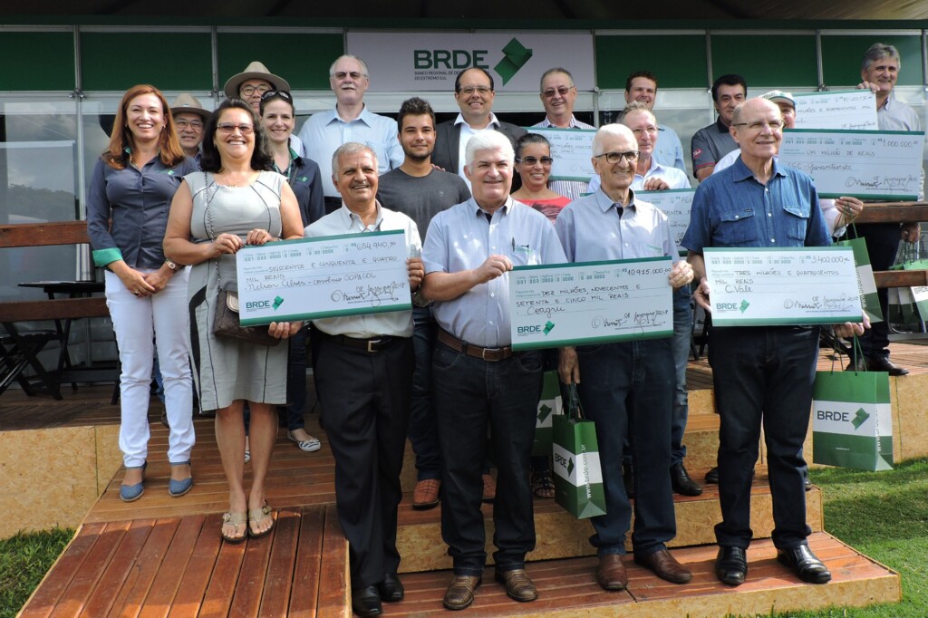 BRDE libera quase R$ 10 mi em financiamentos para produtores de aves e suínos