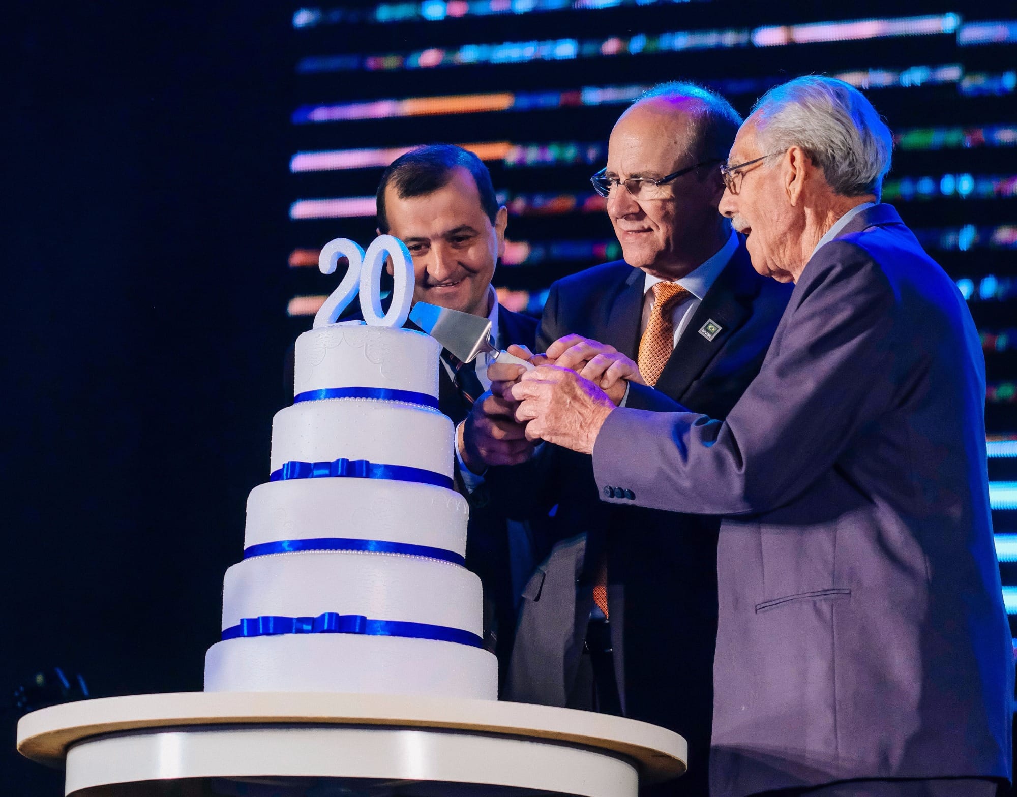 Maior planta industrial do Brasil de abate de frangos completa 20 anos