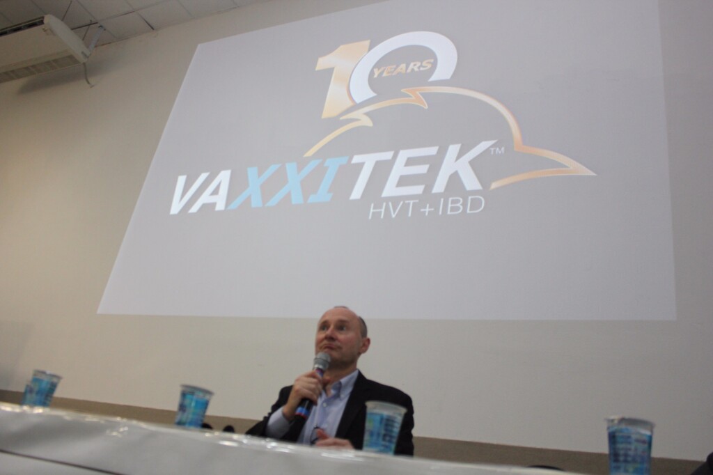 Merial comemora os dez anos de lançamento da Vaxxitek