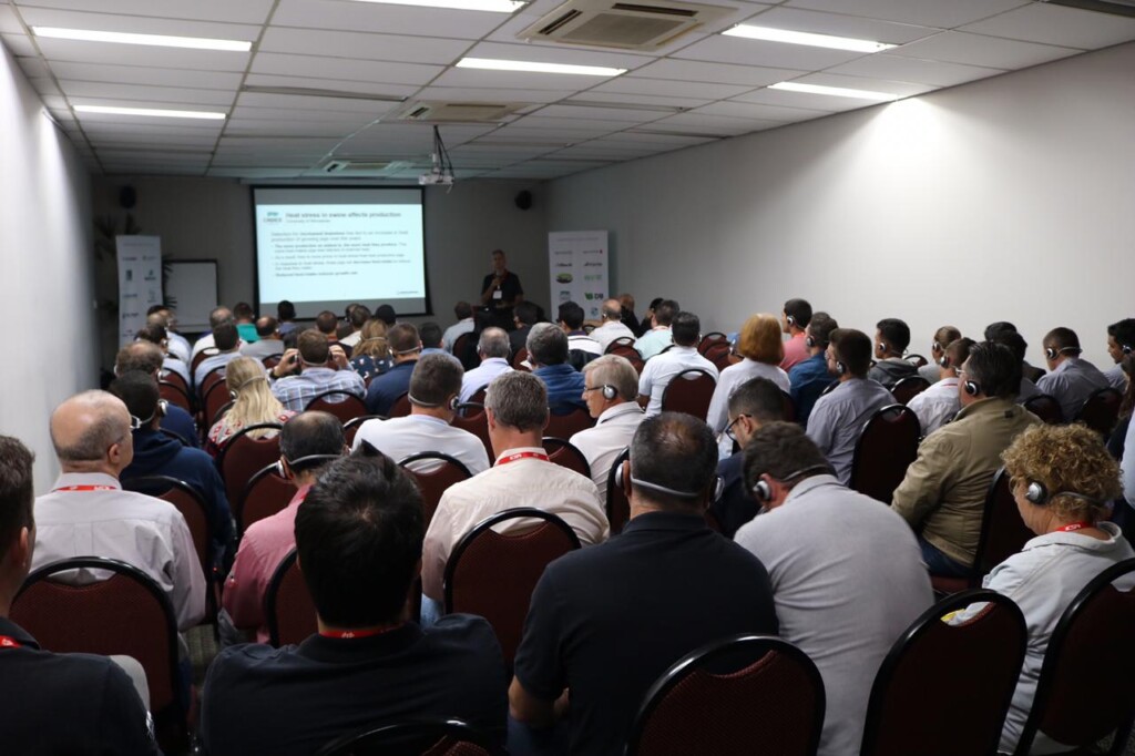 Representantes da Frente Parlamentar e APCS discutem regras sustentáveis para a suinocultura