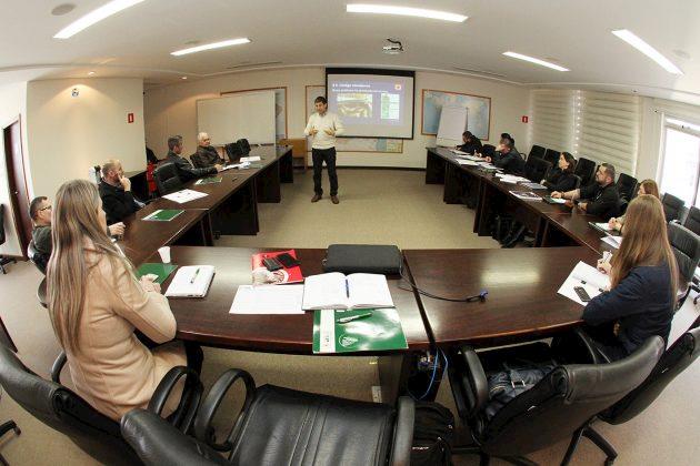 Faep reúne membros da cadeia de suínos para debater nova norma sobre bem-estar animal