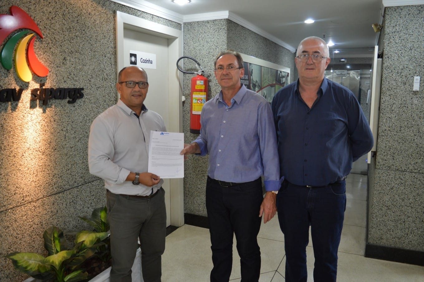 Municípios do Noroeste querem investir em planta avícola de grande porte na região Municípios do Noroeste querem investir em planta avícola de grande porte na região