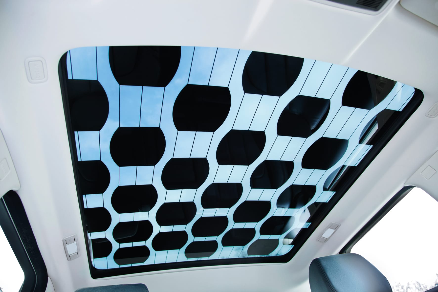 Células solares no teto do carro reduzem a emissão de CO² na atmosfera
