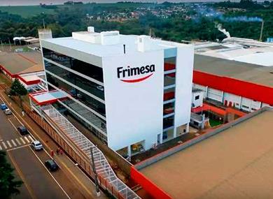 Conselheiros fazem visita ao novo frigorífico da Frimesa