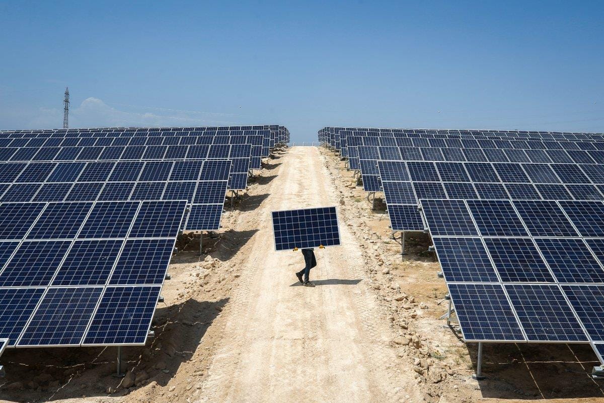 Energia solar no Brasil supera hidrelétrica de Itaipu pela primeira vez