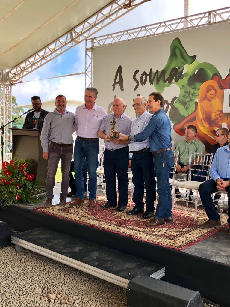 Agroceres PIC homenageia Cooperativa Aurora por seus 50 anos