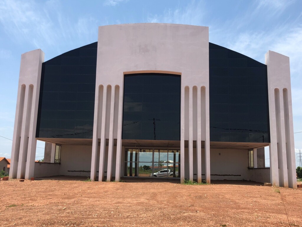 Igrejas de MT investem em revestimento solar como solução de design, sustentabilidade e economia