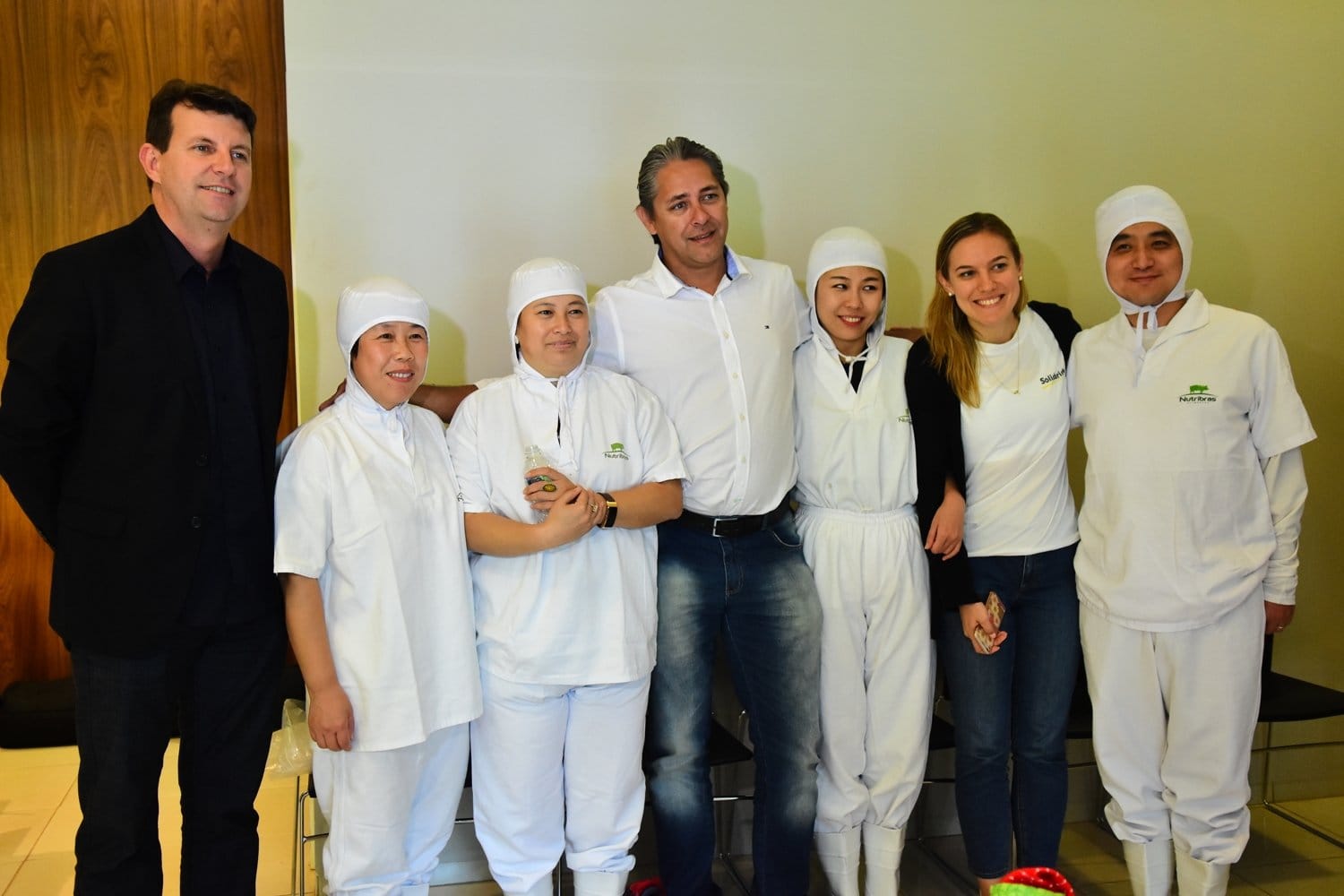 Chineses participam de visita em Sorriso para conhecer cadeia produtiva de suinocultura Chineses participam de visita em Sorriso para conhecer cadeia produtiva de suinocultura