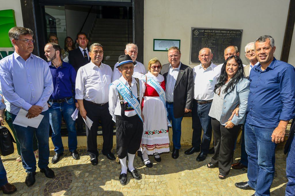 Ministro da Agricultura faz visita inédita à cooperativa capixaba