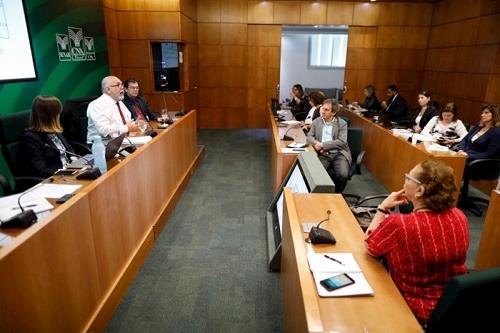 CNA debate normas técnicas da avicultura