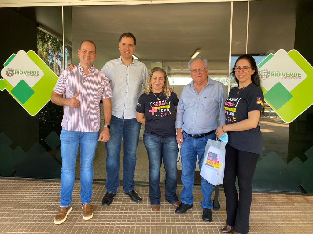 AGS fecha parceria com Prefeitura de Rio Verde (GO) para divulgar carne suína para 25 mil alunos