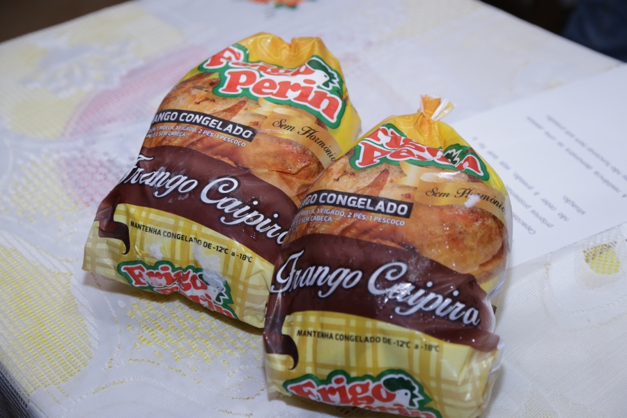 Com apoio da agricultura familiar, abatedouro de frango caipira é inaugurado