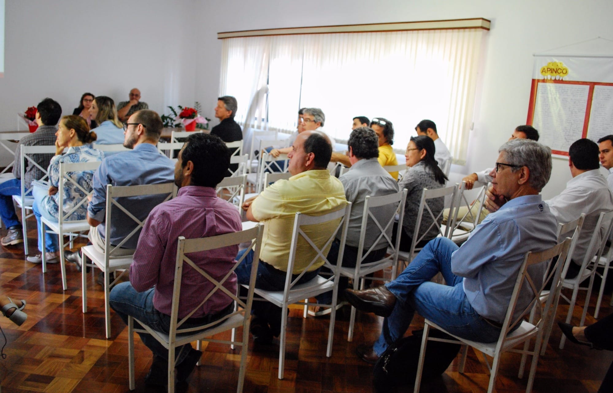 FACTA reúne profissionais da avicultura para discutir ideias e ações que fomentem o setor FACTA reúne profissionais da avicultura para discutir ideias e ações que fomentem o setor