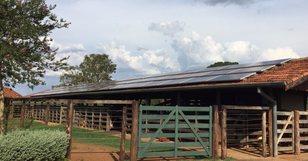 Micro e mini geração de energia solar superam marca histórica de 100 MW