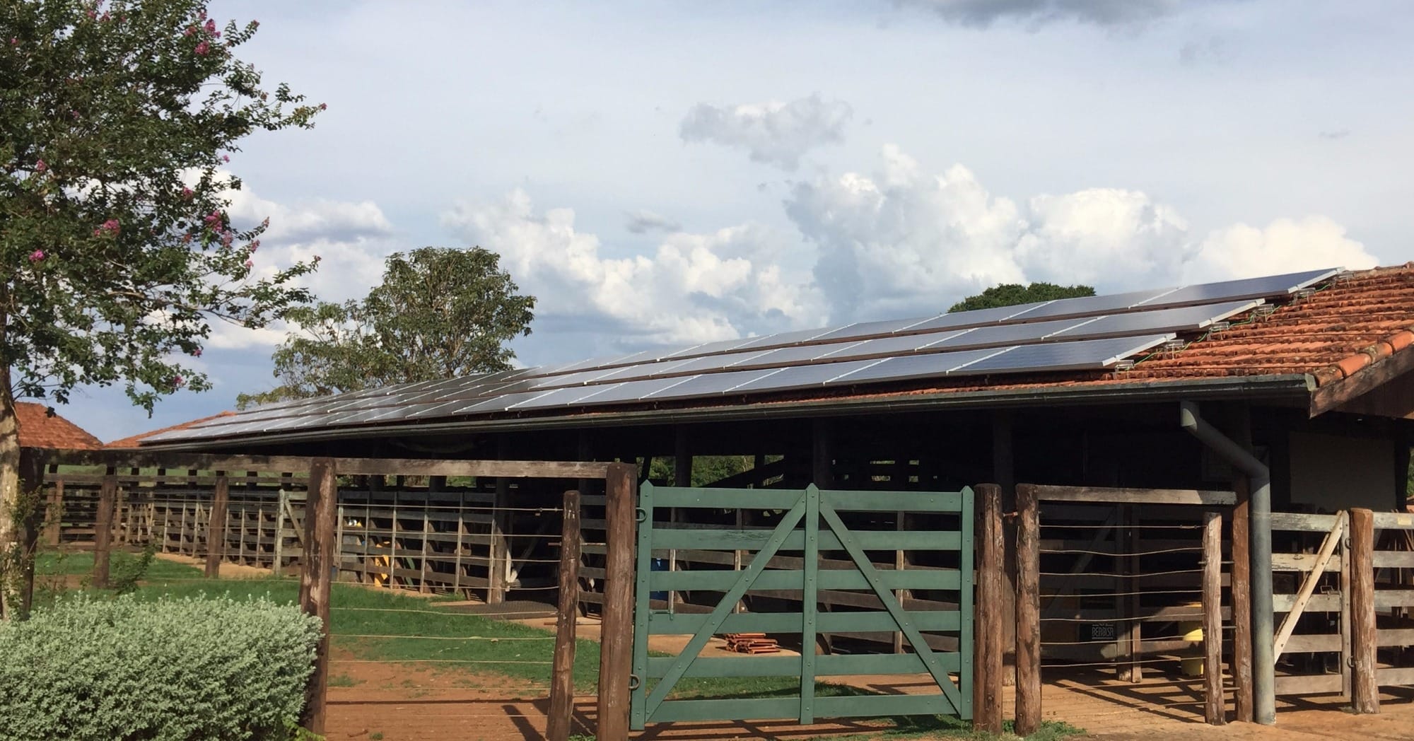 Micro e mini geração de energia solar superam marca histórica de 100 MW Micro e mini geração de energia solar superam marca histórica de 100 MW