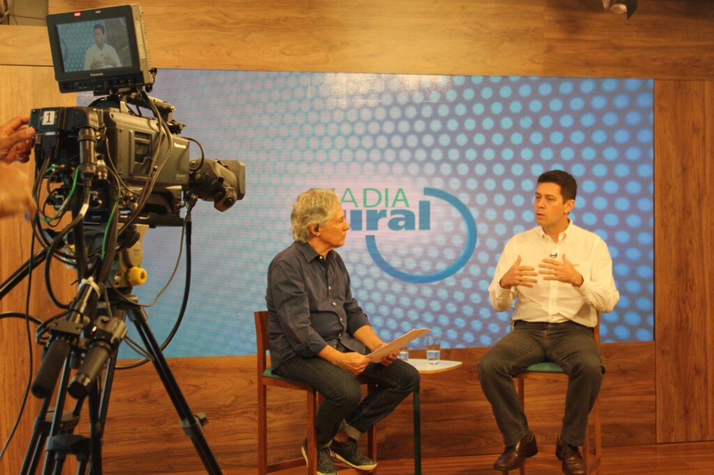 Terra Viva Chanel interview Eduardo Muniz about Salmonella, professional will minister a lecture at AveSui 2018