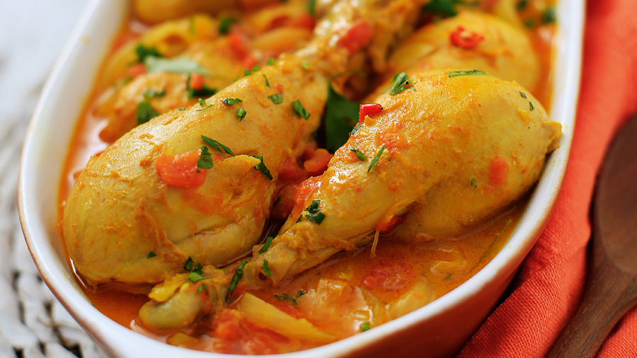 Coxas de frango ao curry