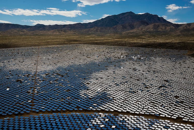 Maior parque de energia solar do mundo finalmente está no verde