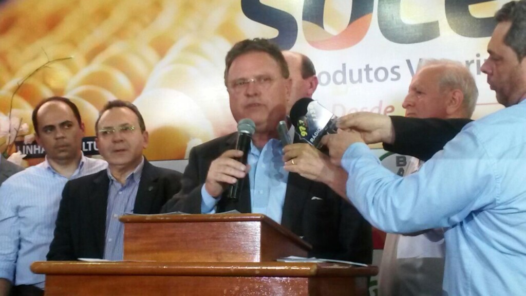 Em visita a Bastos, Maggi ouve reivindicações de avicultores